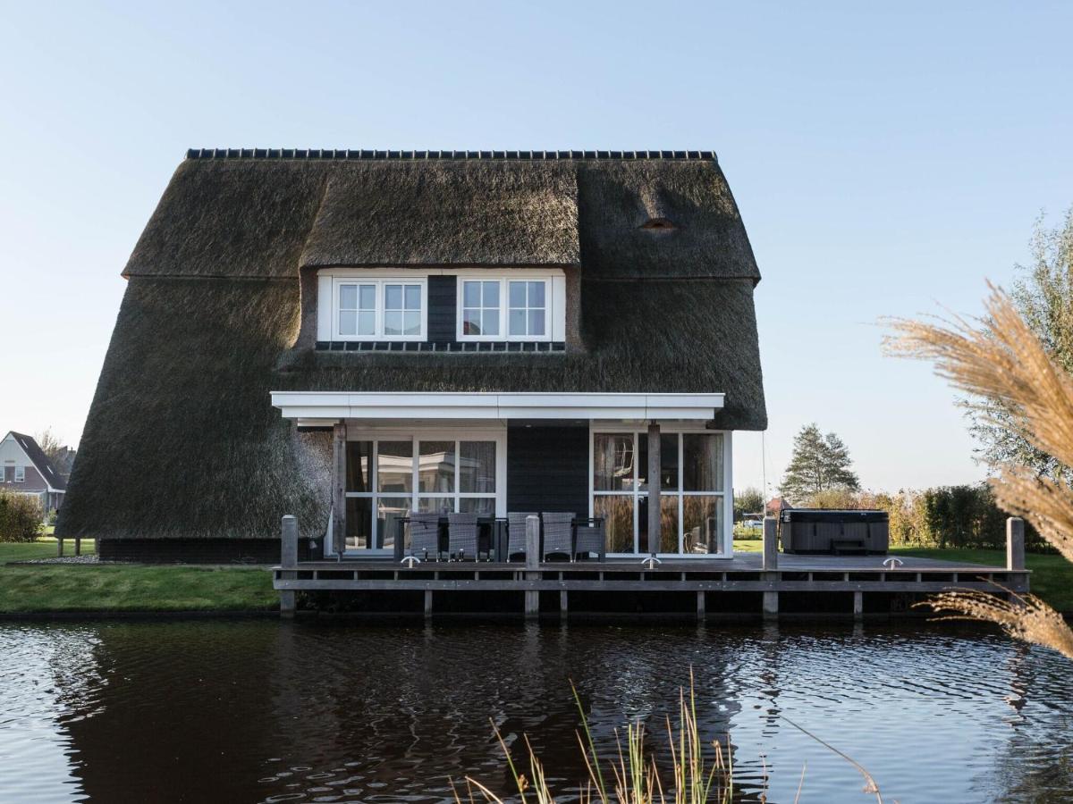 Beautiful Villa With Jacuzzi On The Tjeukemeer Delfstrahuizen Exterior foto